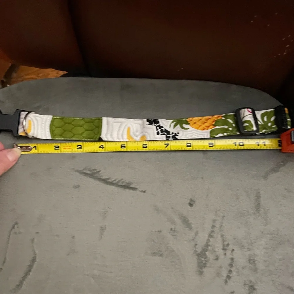 Brand new Hawaiian Green White Yellow Dog Collar Size 8-12”.